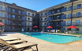Days Inn By Wyndham Kenner/new Orleans Airport South  2*